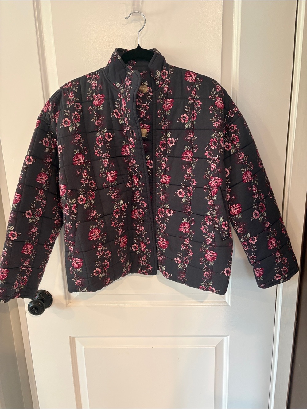 Beautiful Arizona Jean Company Black Quilted Floral Button Up Coat - NWT, XS